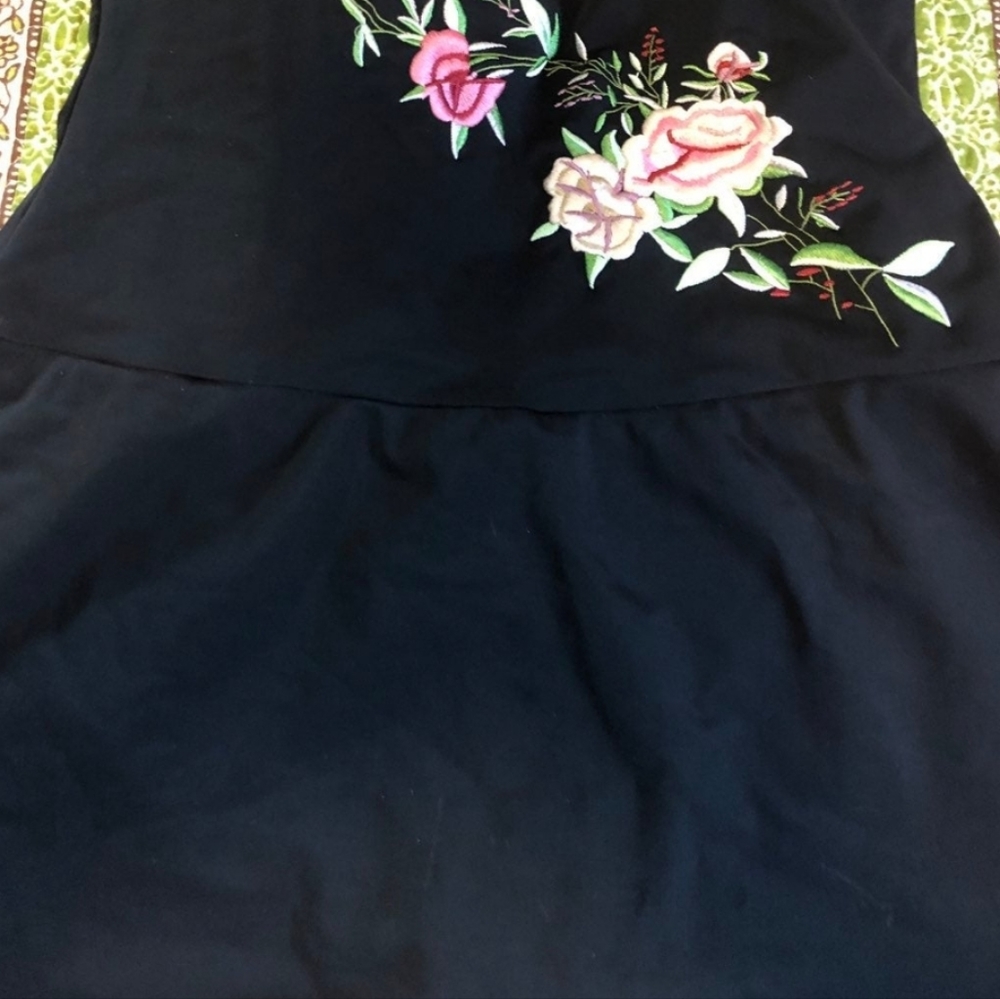 Swimsuit - Picture 5 of 8